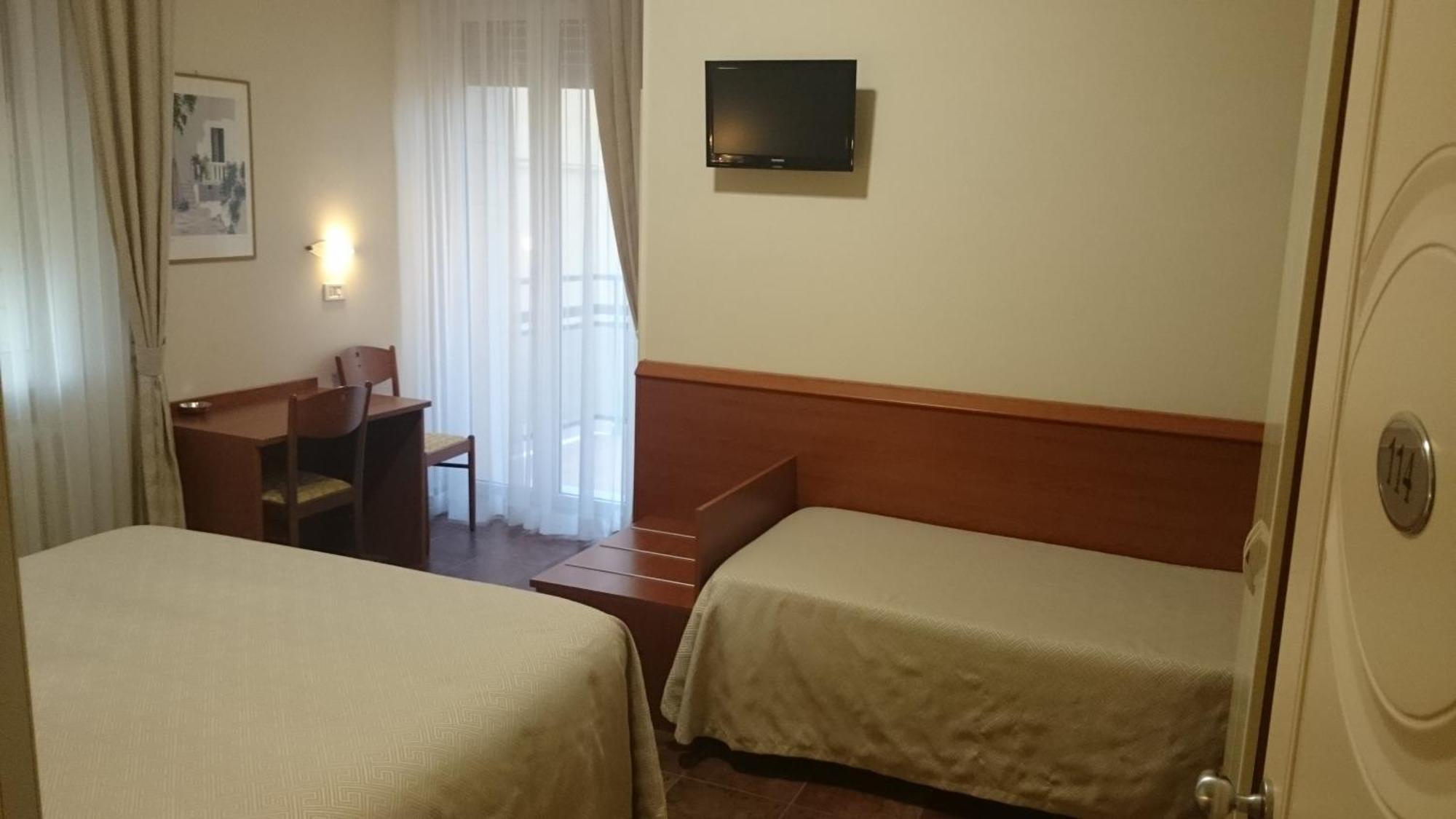 Hotel Beaurivage Fano Cameră foto