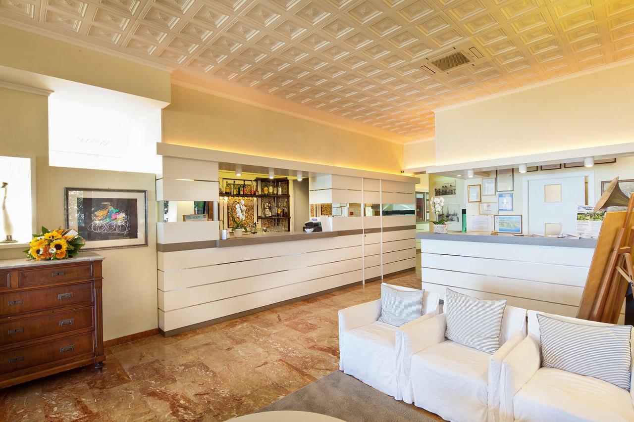 Hotel Beaurivage Fano Exterior foto