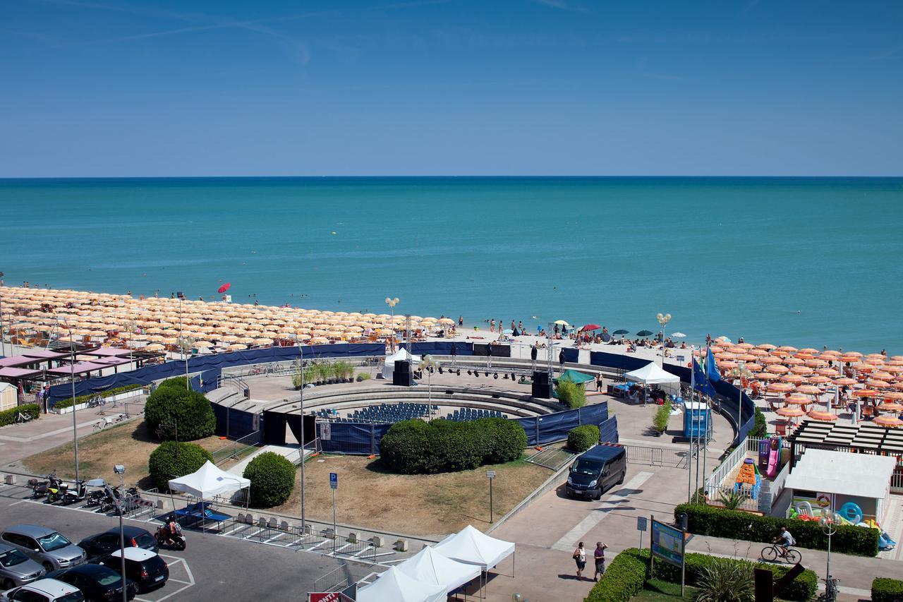 Hotel Beaurivage Fano Exterior foto
